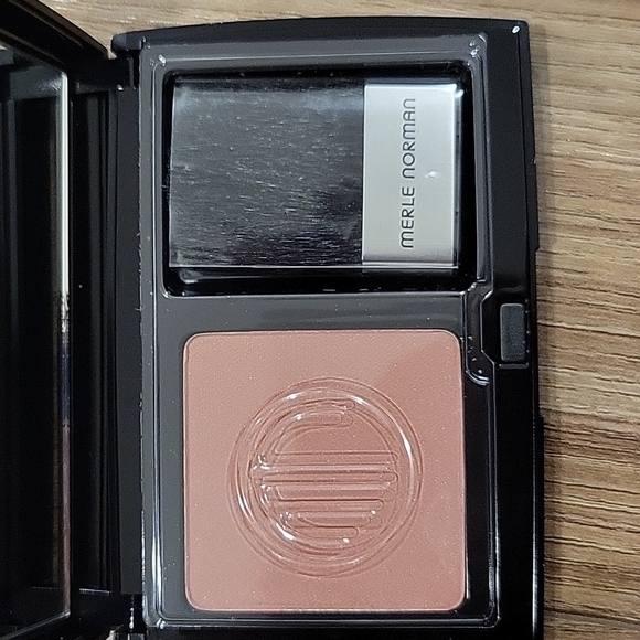 Merle Norman  sugar melon - Picture 5 of 5